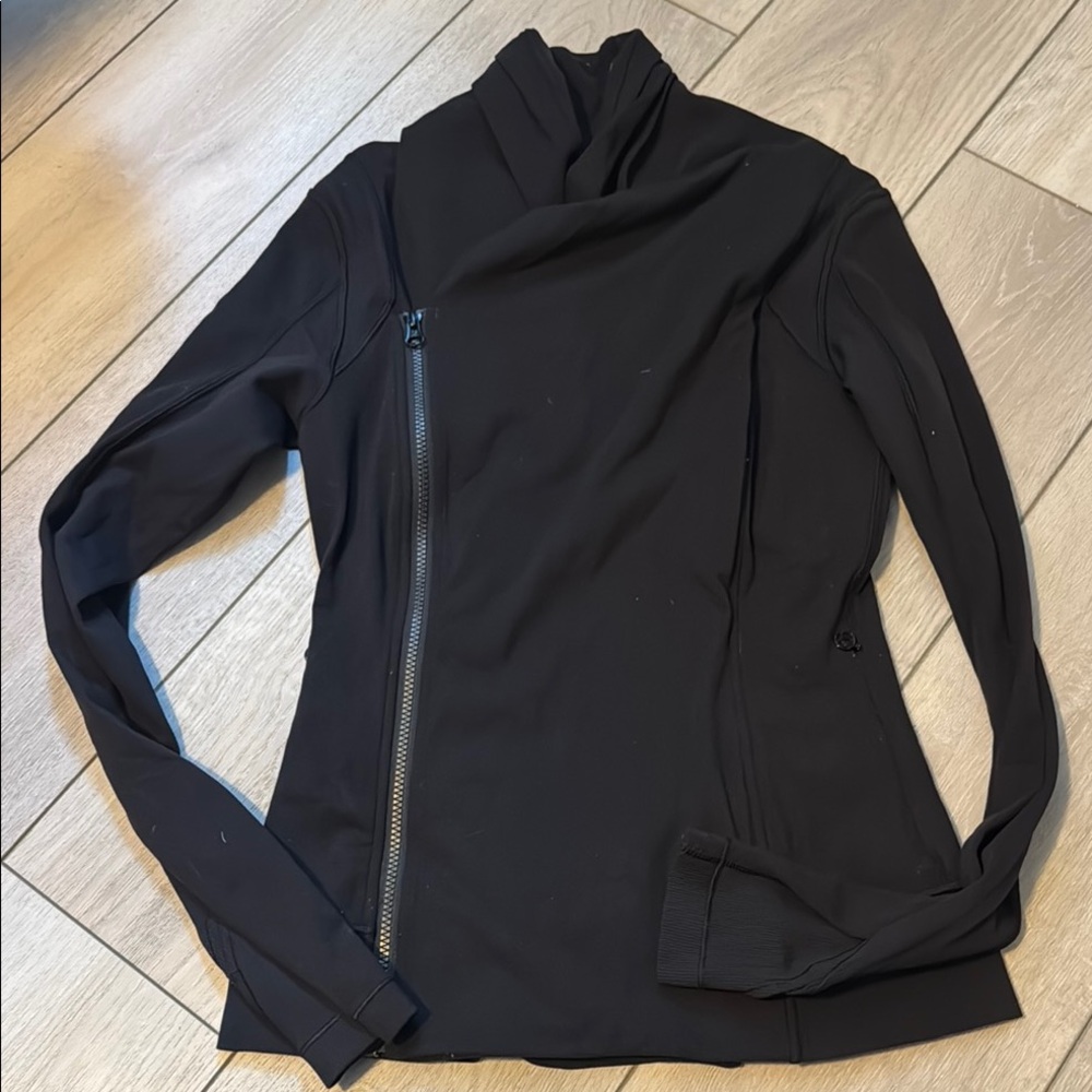 Lululemon Athletica Black Bhakti Yoga Jacket with Asymmetrical Zipper size 6